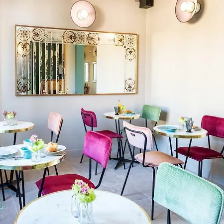 Des Iris Hotel