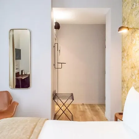 Des Iris Hotel