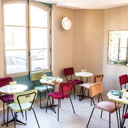Des Iris Hotel