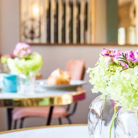 Des Iris Hotel