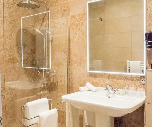 Des Iris ホテル 3*